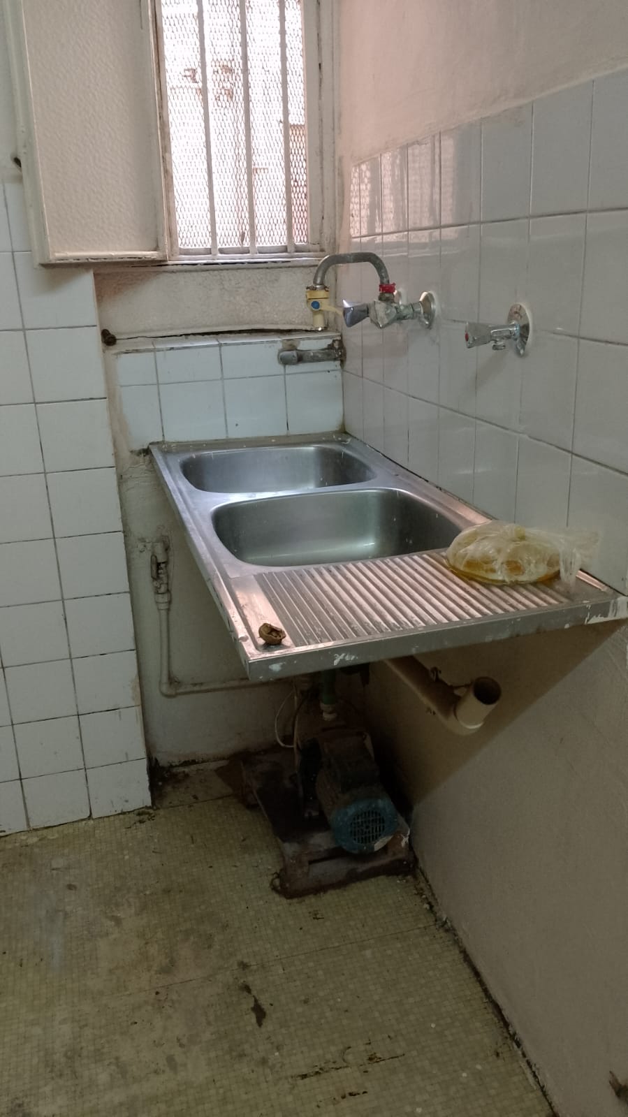 سرير بغرفة سينجل كوبري القبة (للبنات فقط) 8